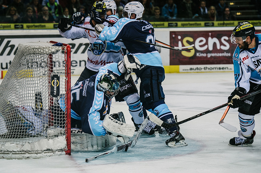 Hamburg freezers Caron Goalie