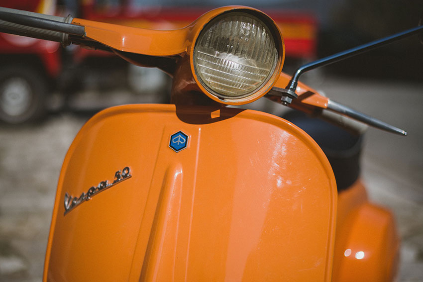 tuscany_orange_vespa