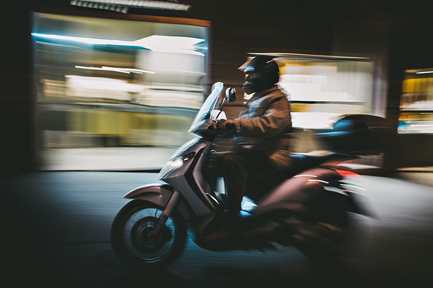 tuscany_siena_night_vespa